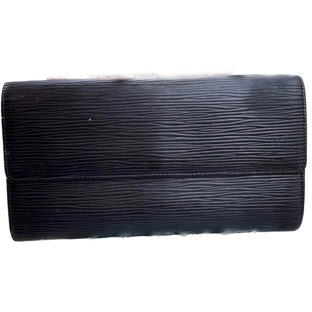 AUTHENTIC Louis Vuitton Epi Leather Long Wallet EUC (LVXX060)